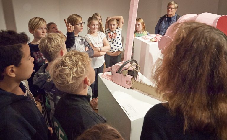 Til skoler og institutioner