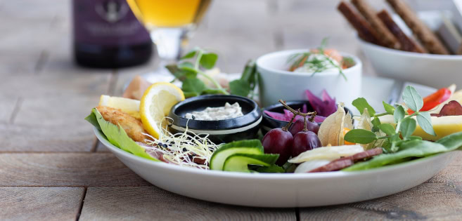 Ein Teller mit köstlichem Essen