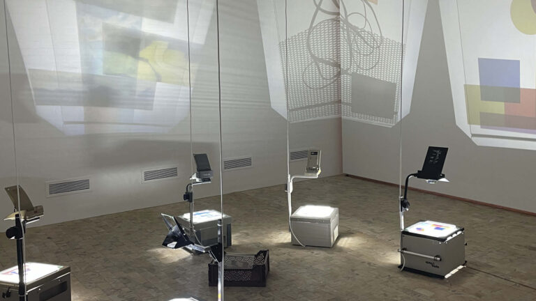 BØRN UNDER 18 ÅR HAR GRATIS ENTRÉ